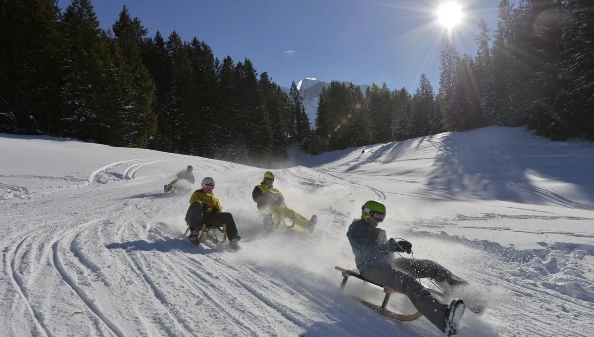 csm_Schlitteln_Rossweid_Foto_Christian_Perret__4__dce3011b60 winterferien für die ganze familie im skigebiet sörenberg