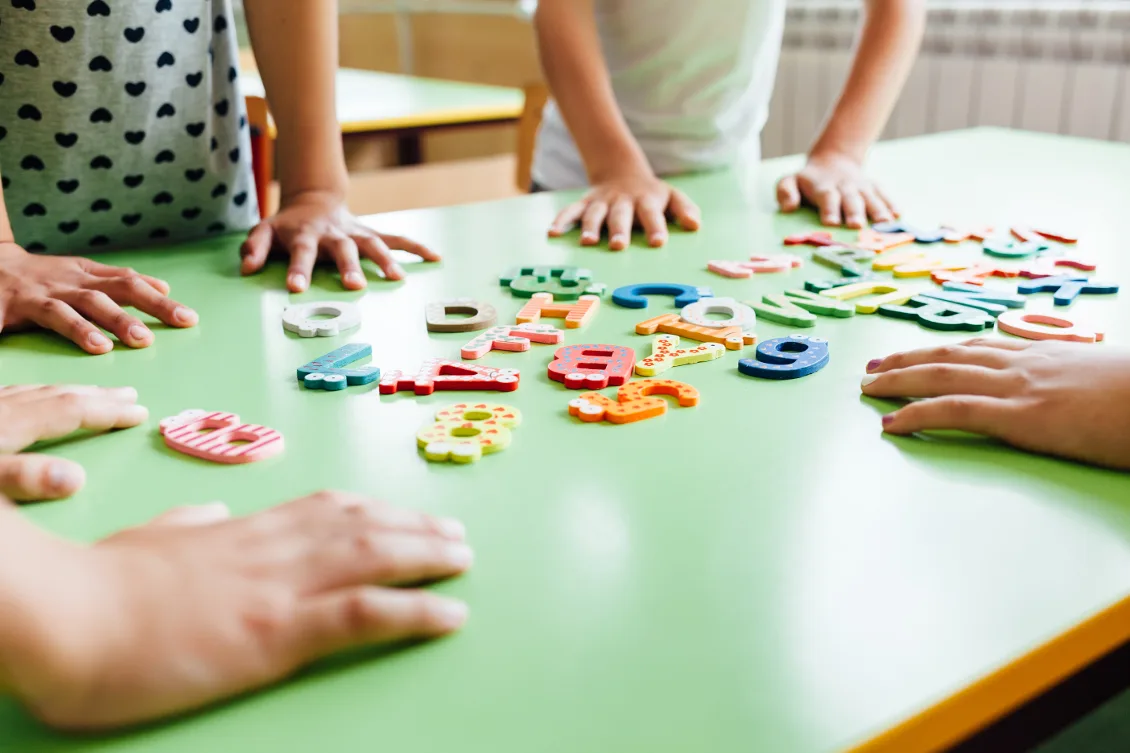 Spielend-Lernen-Postmail-L Wie Kinder spielend schreiben lernen