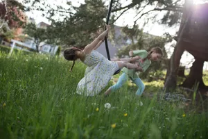 Deceleration_swing_1-scaled 10 tips for slowing down family life
