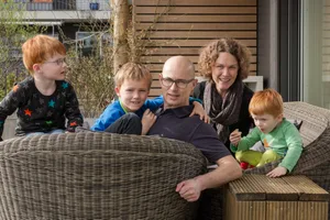 alle_wie_schweizer_familien_wohnen_familie_haeller_sommer-scaled «Den Kindern zuliebe sind wir in die Stadt gezogen»