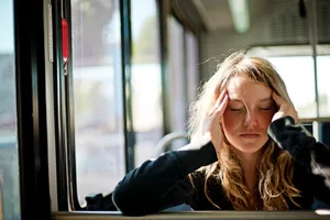 Fille-stressée-scaled Ce qui stresse les enfants