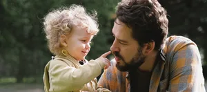 21-08-bindung-vater-vaeter-mutter-eltern-beziehung-kind-bold-jacobs-foundation-schweizer-elternmagazin-fritz-und-fraenzi Die Bindung zum Vater ist wichtiger, als man denkt.