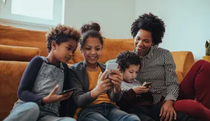 C’est une famille très active sur les réseaux sociaux Appel à contributions : dossier « Accompagnement médiatique »