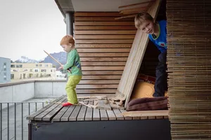 L_How_Swiss_families_live_May_Family_SommerHaeller How do Swiss families live?