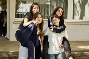26-7-felicità-noi-raccontiamo-alle-amiche-rivista-svizzera-per-genitori-hg 4 amiche parlano della felicità