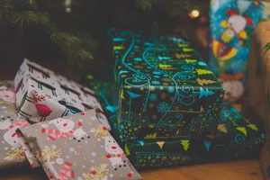 Regali-Natale-albero-scala Consigli per i regali ai bambini dalla redazione