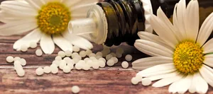 L_Arztbesuch_Homo_opathie_Globuli Muss man an Homöopathie glauben
