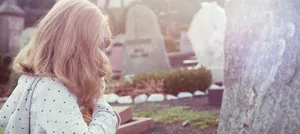 L_M_Papa_était_soudainement_mort Soudain, le papa est mort
