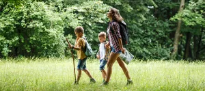 24-5-frage-soehne-schweizer-elternmagazin-hg Söhne wollen nicht mehr auf Familienausflug mit