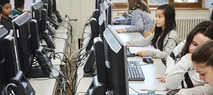 School-class-programmed-curriculum-21-L Media and IT module in Curriculum 21