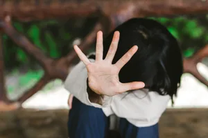 Kind-wehrt-Schläge-ab-Gewalt-in-Erziehung-neue_Studie Studie über Gewalt in der Erziehung: In der Schweiz ist die Ohrfeige Realität