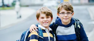 24-06-freund-sohn-besserwisser-eine-frage-drei-meinungen-schweizer-elternmagazin-fritz-und-fraenzi-hg Der beste Freund meines Sohnes ist ein Besserwisser