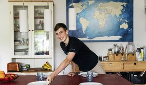 Au Pair; Arthur Pasquier; fotografiert bei sich zuhause in Bern Berufsvorbereitungsjahr: Dieser Junge hat ein Jahr als Au-pair in einer Gastfamilie verbracht.