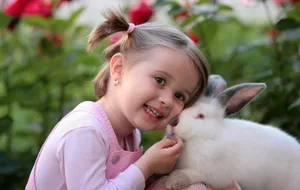 Child-pet-fear-friendship-scaled Is love of animals innate?