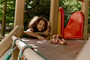 25-07-autismo-dossier-inti-silas-zindel-13-foto-rivista-svizzera-per-genitori-hg Autismo: bambina si arrampica sullo scivolo