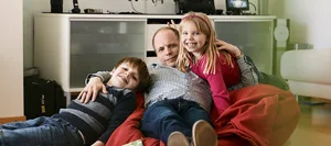 L-Gesellschaft-Familienleben-Alleinerziehende-Vaeter Alleinerziehende Väter: Wenn Kinder bei Papa bleiben