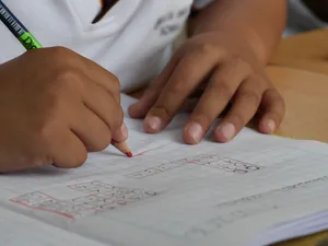 rentrée-école-enseignante-écrit-liste-de-vœux-scaled Une enseignante écrit une liste de souhaits aux parents d'élèves de CP