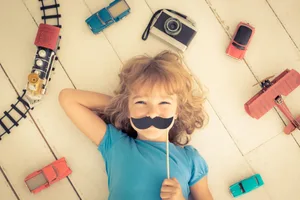 Girls_with_mustache_-_educating_gender_neutrally_all_formats-scaled Gender-neutral education - does that make sense? The Zoomer case