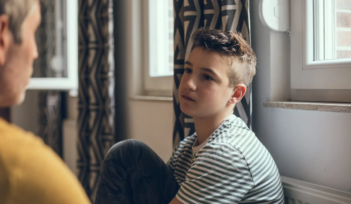 Father and son time Trennung der Eltern: Ein Vater spricht mit seinem Sohn